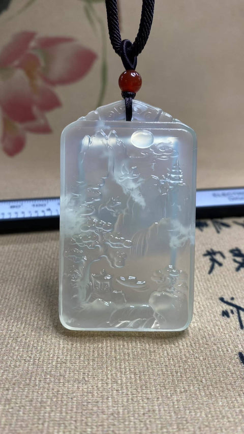 Liontin Pemandangan Giok: Liontin pemandangan jenis es giok Xiuyan yang indah, berkilau seperti giok, melambangkan kekayaan dan keberuntungan. Ukuran: 63 x 36,5 mm. Termasuk ongkos kirim dan pajak.