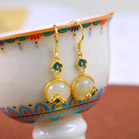 5057# 5050-2# Anting kupu-kupu berbentuk drum bertatahkan giok Hetian dari perak S925, 10×10 cm, termasuk ongkos kirim dan pajak.