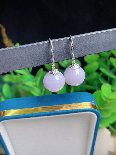 Anting-anting giok alami, warna ungu yang indah, terbuat dari perak 925, ukuran 1,2 mm. Harga sudah termasuk ongkos kirim dan pajak.
