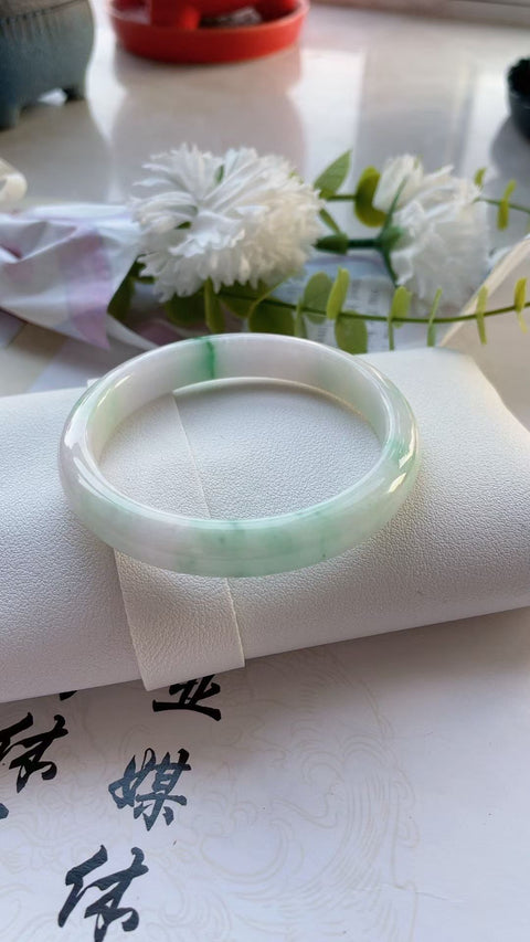 Gelang giok alami, material tambang lama, diameter 57mm, termasuk ongkos kirim dan pajak.