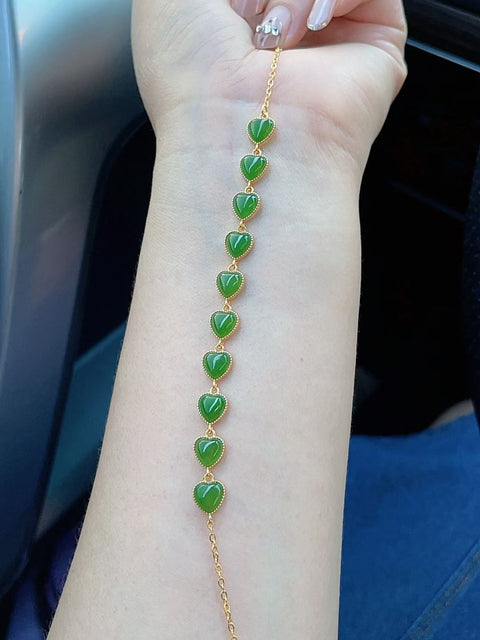 Gelang giok klasik, terbuat dari perak sterling 925, warna hijau apel yang indah, klasik dan bergaya. Batu permata lepas 8mm. Harga sudah termasuk ongkos kirim dan pajak.