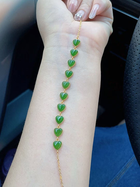 Gelang giok klasik, terbuat dari perak sterling 925, warna hijau apel yang indah, klasik dan bergaya. Batu permata lepas 8mm. Harga sudah termasuk ongkos kirim dan pajak.