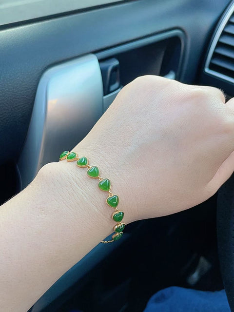 Gelang giok klasik, terbuat dari perak sterling 925, warna hijau apel yang indah, klasik dan bergaya. Batu permata lepas 8mm. Harga sudah termasuk ongkos kirim dan pajak.