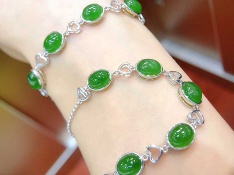 Gelang giok, perak sterling s925, dibuat dengan sangat teliti dengan lapisan emas putih 18 karat. Dimensi batu permata: 8x10mm; termasuk 5 batu, termasuk ongkos kirim dan pajak.