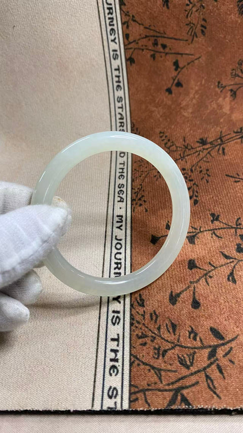 Gelang giok Xiuyan yang indah, diameter dalam: 59mm, termasuk ongkos kirim dan pajak.