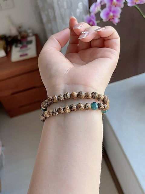 Gelang giok alami, material biru kehijauan yang indah, tersedia dalam warna biru tua dan biru muda. Terlihat sangat cantik saat dikenakan. Material dalam batch ini memiliki kualitas yang sangat tinggi. Ukuran 0,7 mm, termasuk ongkos kirim dan pajak.