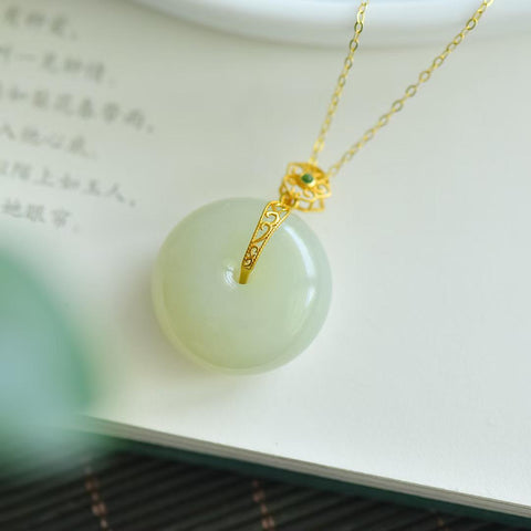 5420-2# Liontin gesper pengaman giok Hetian bertatahkan 18K dari Qinghai, ukuran 20*20 cm (termasuk ongkos kirim dan pajak)