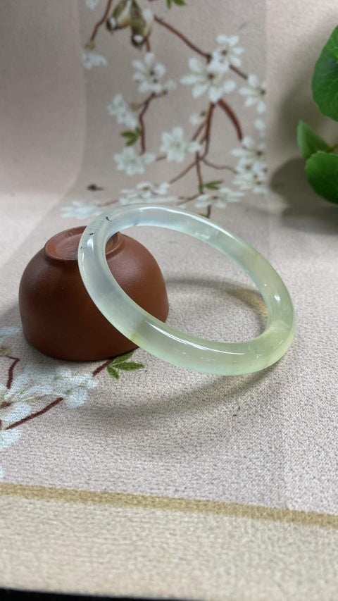 Gelang Warna Musim Semi Lukisan Tinta Giok Xiuyan yang Indah - Garis Kecantikan, Diameter Dalam: 54,5 mm, termasuk ongkos kirim dan pajak.