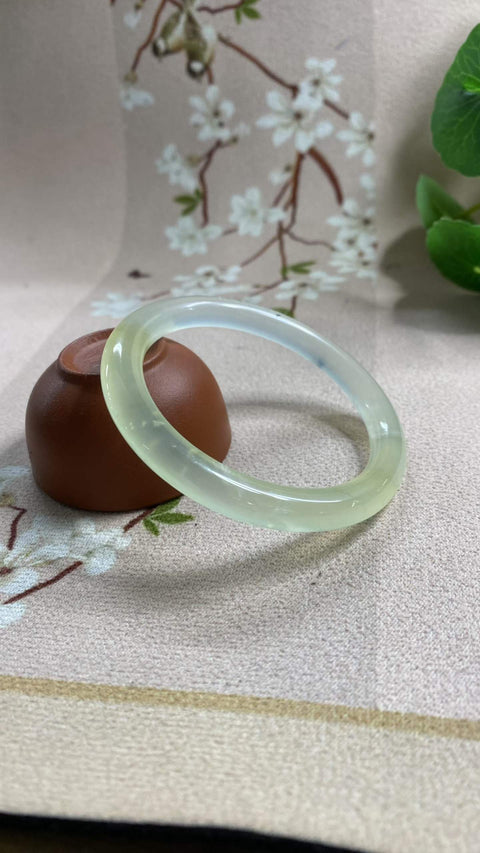 Gelang Warna Musim Semi Lukisan Tinta Giok Xiuyan yang Indah - Garis Kecantikan, Diameter Dalam: 54,5 mm, termasuk ongkos kirim dan pajak.