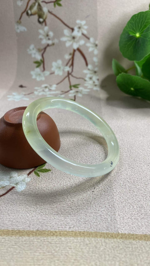 Gelang Warna Musim Semi Lukisan Tinta Giok Xiuyan yang Indah - Garis Kecantikan, Diameter Dalam: 54,5 mm, termasuk ongkos kirim dan pajak.