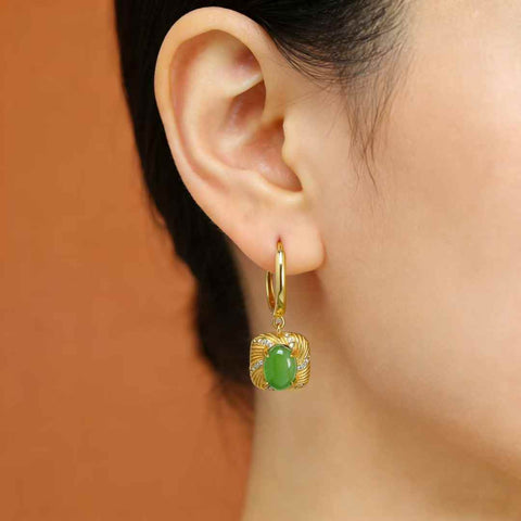 【Nama】Anting-anting Giok Hetian Bertatahkan Perak S925  【Nomor Barang】12269-2# 【Spesifikasi】Batu Mentah: 5*7 cm Termasuk ongkos kirim dan pajak.