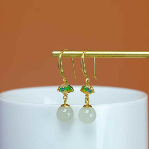 【Nama】Anting Manik Giok Hetian Bertatahkan Perak S925  【Nomor Barang】8188Q-2# 【Spesifikasi】Batu Mentah: 8*8 cm Termasuk ongkos kirim dan pajak.