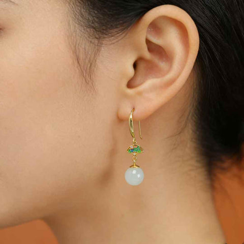 【Nama】Anting Manik Giok Hetian Bertatahkan Perak S925  【Nomor Barang】8188Q-2# 【Spesifikasi】Batu Mentah: 8*8 cm Termasuk ongkos kirim dan pajak.