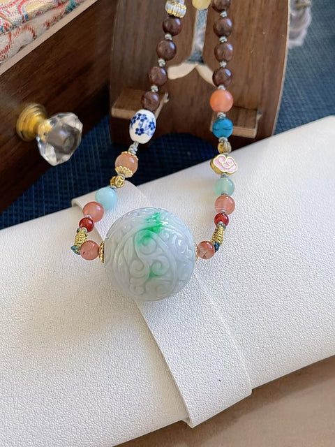 Liontin giok alami, melambangkan kekayaan berlimpah. Terbuat dari material tambang lama, dengan tekstur halus dan hangat, warna ungu yang indah, dan nilai ekonomis yang tinggi. Ukuran 2.3 sudah termasuk ongkos kirim dan pajak.