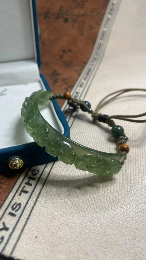 Gelang Keberuntungan untuk Kehidupan: Gelang giok Xiuyan berwarna hijau es yang indah, diukir dengan halus, cocok untuk pemakai dengan ukuran pinggang 60 atau lebih besar. Ukuran: 74 x 11,5 mm. Harga sudah termasuk ongkos kirim dan pajak.