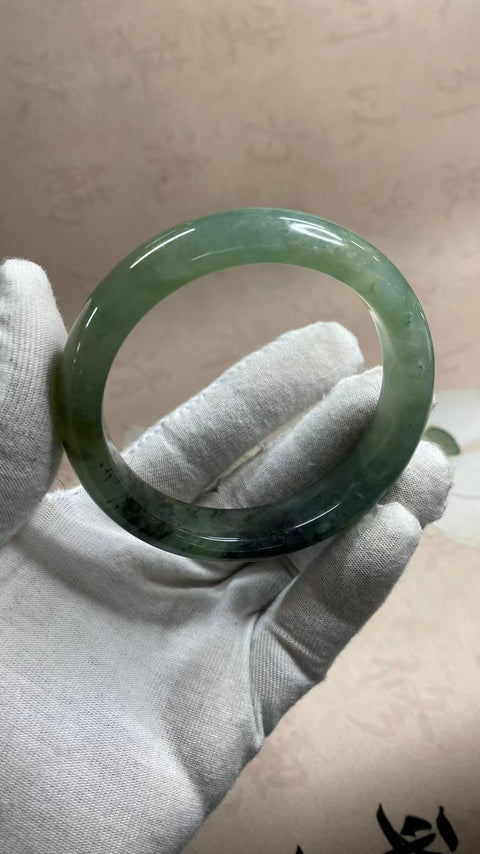 Gelang giok Xiuyan motif bunga magnolia yang indah, diameter dalam: 60,5 mm, lebar tepi: 13,8 mm, termasuk ongkos kirim dan pajak.