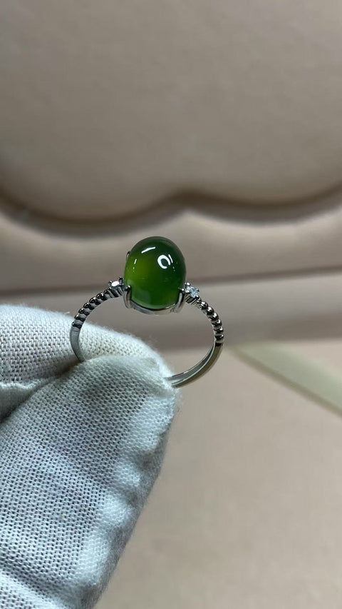 Cincin: Giok Xiuyan yang indah, warna hijau pekat—cincin 💍, dipasang pada perak 925, ukuran dapat disesuaikan, dimensi: 8 x 10 mm. Termasuk ongkos kirim dan pajak.