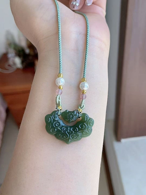 Kalung tulang selangka giok Hetian alami, ukuran 3,6 x 2,0, termasuk ongkos kirim dan pajak.