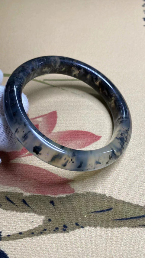 Gelang Percikan Tinta Ice Breed Giok Cui Jade Alami Ukuran 56-58mm Ukuran 57.7mm Lebar Sisi 11.6mm Giok adalah semua yang terjadi secara alami Pola acak Pajak Pengiriman sudah termasuk.