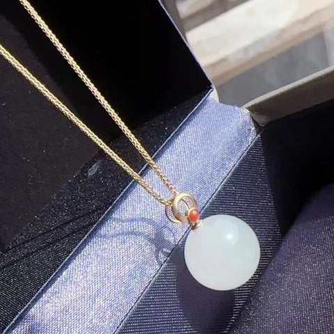 Kalung Giok Hetian Alami Ukuran 12mm 18k Gold Setting Giok bersih, halus dan hangat Sudah termasuk pajak pengiriman.