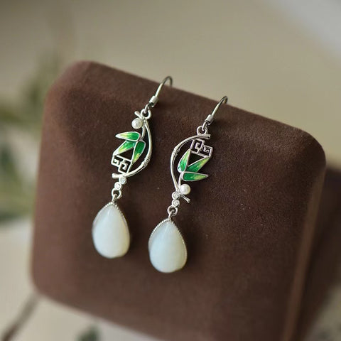 2784 Anting Giok Giok Bambu Enamel Tetes Hetian Alami Set dalam 925 Perak Ukuran 8 * 16mm Giok bersih, halus dan hangat Gaya asli dan apik sudah termasuk pajak pengiriman.