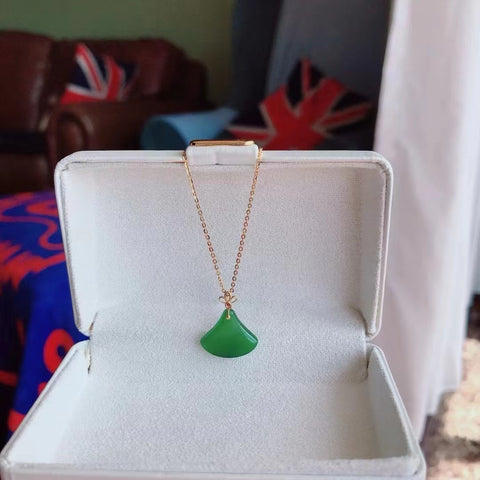 Kalung Jasper Alami Ukuran 13 * 16mm Giok bersih, halus dan hangat dengan pengaturan emas 18 karat Termasuk pajak pengiriman Termasuk pajak pengiriman