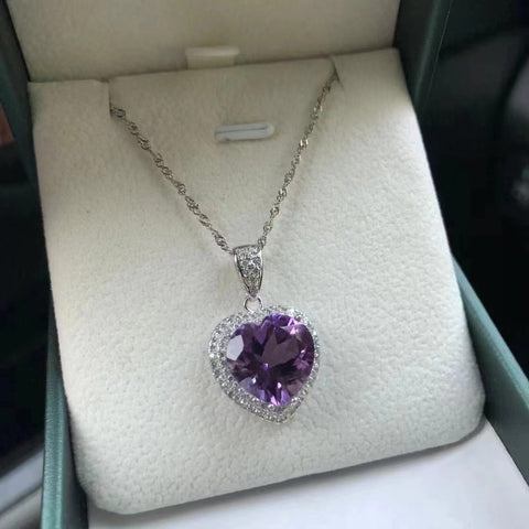 Kalung Jantung Kecubung Alami & nbsp; Ukuran 12 * 12mm Ditetapkan dalam 925 Perak Penuh Warna Api yang Indah Termasuk pajak pengiriman.