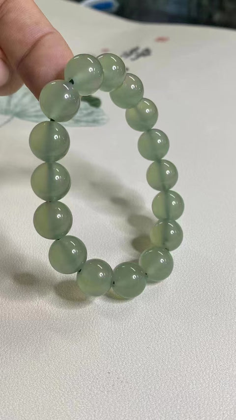 Tusuk Sate Hijau Es Giok Cui Jade Alami lembut dan hangat, jernih seperti es; Ukuran 12mm Semakin sering Anda bermain, semakin berminyak jadinya. Gaya sudah termasuk ongkos kirim dan pajak.
