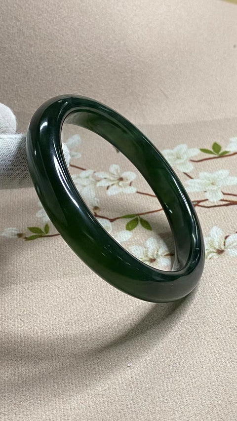 Gelang Hijau Penuh Giok Cui Giok Alami Ukuran 63-65mm Ukuran 64.1mm Lebar Samping 11.6mm & nbsp; Giok adalah semua pola yang terjadi secara alami secara acak