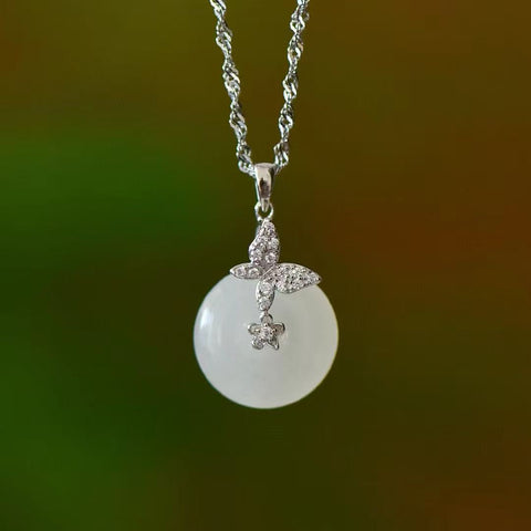 3426 Kalung Kupu-Kupu Gesper Perdamaian Giok Hetian Giok Alami 925 Tatahan Perak Ukuran 13 * 13mm Giok halus dan hangat Termasuk Pajak Pengiriman