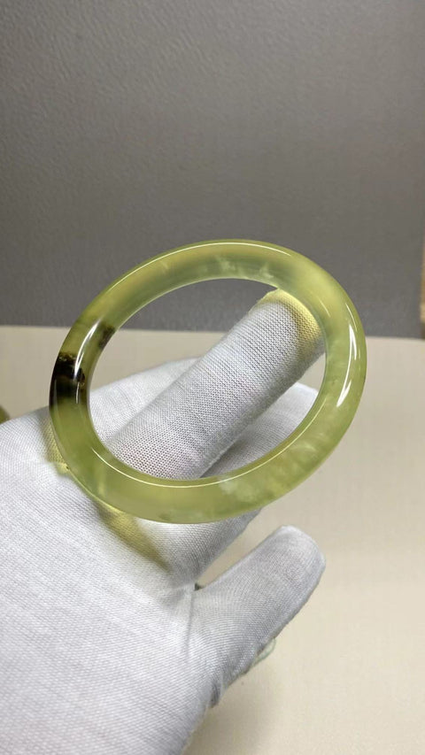 Gelang Selada Air Giok Cui Giok Alami Ukuran 57-59mm Ukuran 58.1mm Lebar Sisi 10mm Giok ini semuanya muncul secara alami Pola-polanya acak Termasuk ongkos kirim dan pajak.