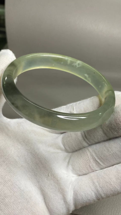 Gelang Lukisan Pemandangan Giok Cui Alami Ukuran 64-66mm Ukuran 65.6mm Lebar Sisi 13.2mm Giok adalah semua yang terjadi secara alami Pola acak termasuk pajak pengiriman