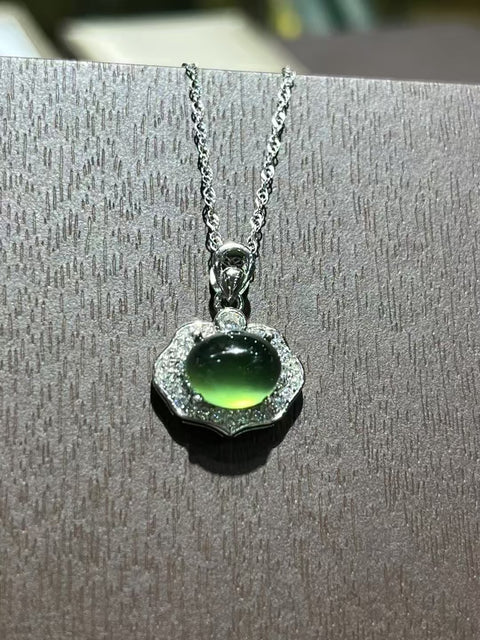 Kalung Kunci Ruyi Giok Cui Giok Alami 925 pengaturan perak Ukuran 10 * 8mm Gaya: Giok yang halus dan hangat Termasuk ongkos kirim dan pajak.