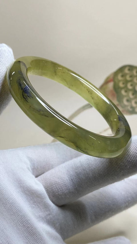 Gelang Lukisan Pemandangan Giok Cui Alami Ukuran 54-56mm Ukuran 55.5mm Lebar Sisi 10.7mm Giok terjadi secara alami Pola acak termasuk pajak pengiriman