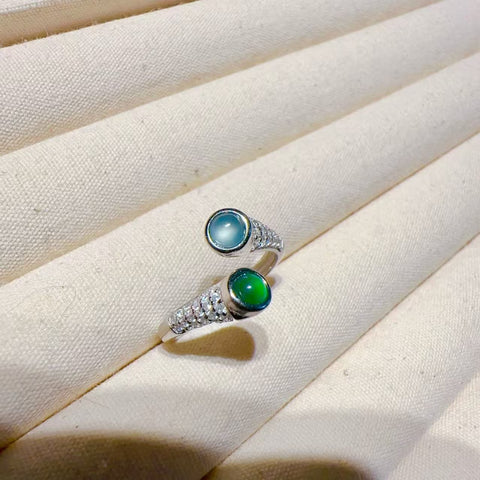 Cincin batu giok Guatemala alami yang terbuat dari perak 925.