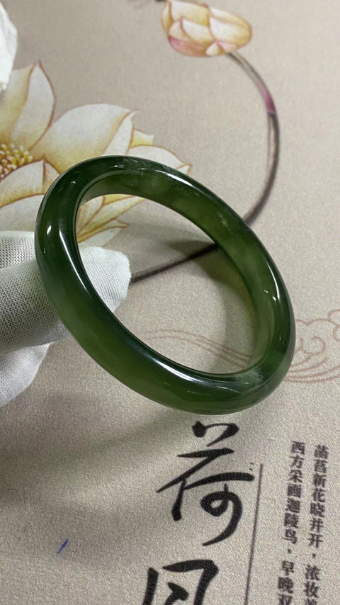 Gelang giok Cui yang indah, gelang hijau zamrud - kekayaan dan kemakmuran seumur hidup dalam batu giok, kaliber 60mm, lebar 11.5mm Batu giok secara alamiah berpola acak Sudah termasuk pajak pengiriman