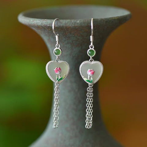 2887 Anting Rumbai Giok Hetian Alami Ukuran 10 * 10mm Giok halus dan hangat, dan gayanya indah.