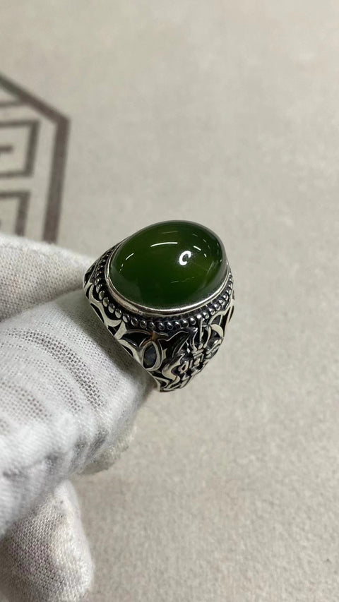 Cincin Telur Giok Cui Alami dari Perak 925 Ukuran 20 * 16mm Giok bersih dan halus Termasuk ongkos kirim dan pajak.
