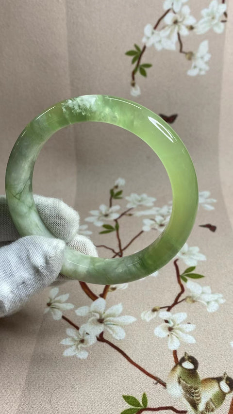 Gelang Gelang Milkcap Titi Giok Hijau Cui Giok Alami Ukuran 57-59mm Ukuran 58.9mm Lebar Samping 12.4mm Giok semuanya terjadi secara alami Pola acak termasuk pajak pengiriman