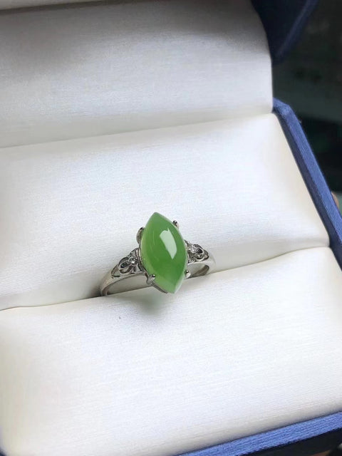 Baru ...... Hetian Jade Jasper Cincin Bahan Pit Tua 『Apple Green』🍏🍏 Warna Giok Keinginan Jatuhkan 925 Perak Tatahan Mulut Langsung &nbsp; Ukuran: 13 × 7mm &nbsp; Sudah Termasuk Pajak Pengiriman