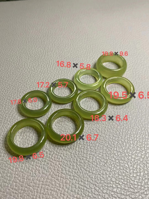 Ukuran Cincin Giok Cui Alami Seperti yang Ditunjukkan Giok bersih, halus dan hangat Harga Detik Sudah termasuk ongkos kirim dan pajak.