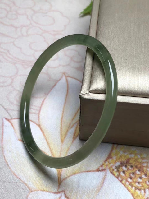 Gelang Strip Kecantikan Giok Hetian Alami Ukuran 55mm Giok ini bersih dan halus serta hangat; &nbsp;Giok adalah pola yang muncul secara alami secara acak; &nbsp;Termasuk Pajak Pengiriman