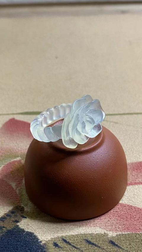 Cincin Ukiran Es Giok Cui Giok Halus Ukuran 17.3mm Giok halus dan hangat, gaya yang indah, sudah termasuk pajak pengiriman.