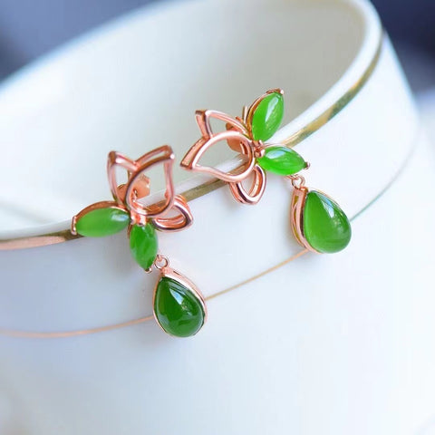 Anting Telur Jasper Alami Giok yang bersih, halus dan hangat. Ukuran 6 * 9mm, penuh dengan air, terbuat dari 925 perak, sudah termasuk pajak pengiriman.