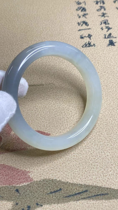 Gelang Gradien Giok Giok Abu-abu Alami Ukuran 59-61mm Ukuran 60.2mm Lebar Sisi 12.9mm Giok semuanya terjadi secara alami Pola acak & sudah termasuk pajak pengiriman