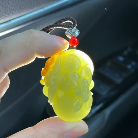 Liontin Bunga Teratai Giok Hetian Alami Ukuran 34 * 46.3mm Warna Putih kekuningan Kualitas sempurna Giok halus dan hangat Gaya yang indah sudah termasuk pajak pengiriman.