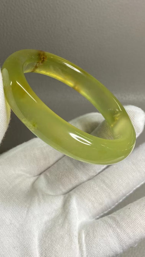 Gelang Giok Bunga Giok Cui Giok Alami Ukuran 56-58mm Ukuran 57.4mm Lebar Sisi 12.2mm Giok terjadi secara alami Pola acak Pengiriman dan pajak sudah termasuk.