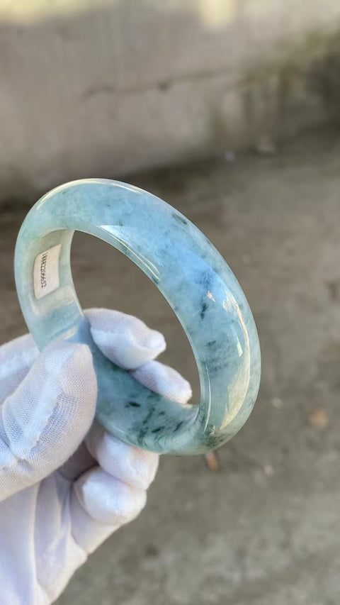 Gelang Jadeite Alami Ukuran 59-61mm Ukuran 60.3m Lebar Sisi 17.4mm Batu giok adalah batu giok yang terbentuk secara alami, sudah termasuk Pajak Pengiriman Acak Tingkat Pola.