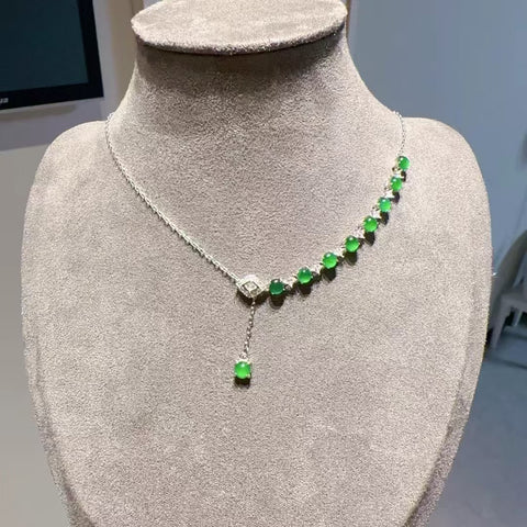 Kalung Jadeite Guatemala alami yang terbuat dari perak 925, ukuran batu giok sekitar 4mm, gaya yang indah, sudah termasuk pajak pengiriman.