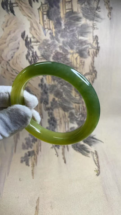 Gelang Air Biru Giok Bunga Giok Xiuyan yang Indah, Diameter dalam Super Biru: 61,5mm, lebar samping: 11mm, batu alam dihasilkan secara alami, polanya acak, termasuk pajak pengiriman